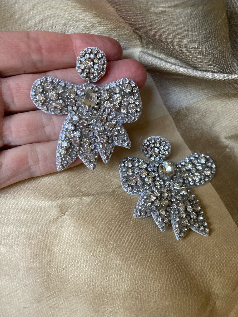 Beautiful rhinestone bow earrings
